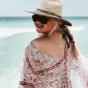 Meet your Posher, Candi